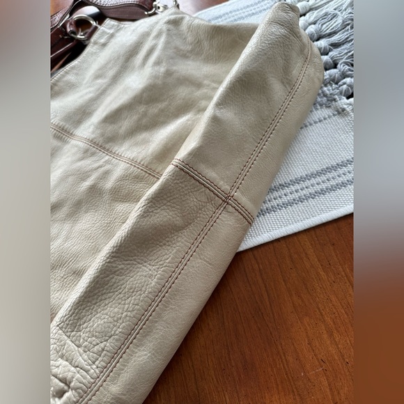 Creamy Italian  Bag - Picture 5 of 6